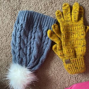 Vera Bradley toboggan and CC gloves